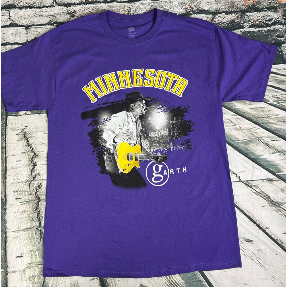 Garth Brooks Stadium Tour Minnesota Purple Shirt Sz M - Picture 1 of 4